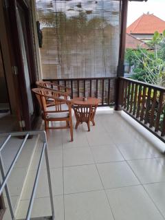 Evan House Homestay with Kitchens and Private Balconies - Ubud - 4