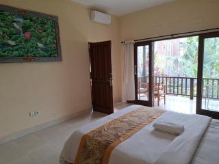 Evan House Homestay with Kitchens and Private Balconies - Ubud - 7