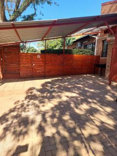 The Big Tree selfcatering accommodation - White River - 6