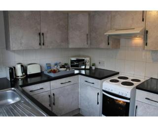 A Comfortable Nest for Contractors or Families - sleeps 8 - 3