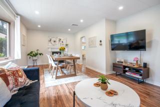 Queenston Cottage - 2