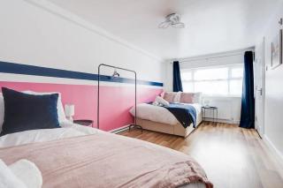 Spacious 3-Story - Driveway Parking - Heaton Park - Manchester - 2