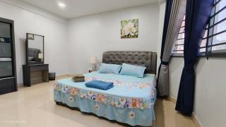 Azzalia Homestay Karak Bentong with 4 Rooms 3 Aircond NJOI - Karak - 7