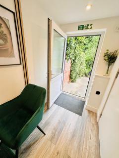 -R2- Newly Renovated Private Room with own Kitchenette in a shared house in Birmingham B29 - Birmingham - 9
