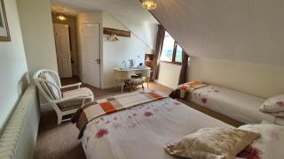 Goldenhill Guesthouse - 8