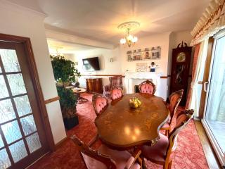 Cozy 3 Bedroom Home - 7