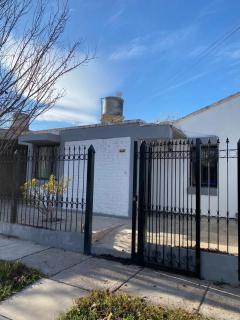 alquier de casa 2 dormitorios en mendoza - 0