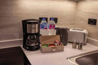 Chic & Cozy Retreat-Full Kitchen - 9