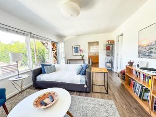 Serene and beautiful hillside retreat - Glendale - 0