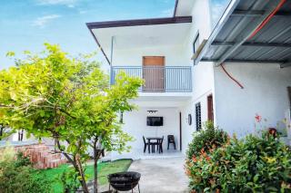 Puting Bakod- Vacation Home with Mountain & Lake View - Jalajala - 7