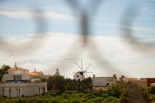 Ericeira Chill Hill Hostel & Private Rooms - Peach Garden - Ericeira - 8