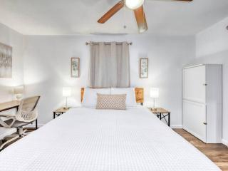 Comfy 1 Bed Close to Downtown, Night Life, UH, MED, Museum, NRG - Houston - 6