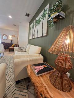 Palma Haus - Modern Villa with Pool Near the Beach - Hollywood Beach - 3
