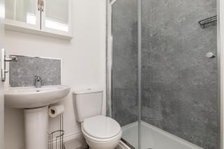 Dove Court Travel Lodge 1 - Ground Floor Ensuite - Bristol - 6