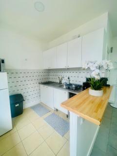 Spacieux et lumineux, coup de cœur garanti à proximité du métro et RER - 1