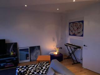 Modern, spacious entire apartment in amazing location - 2