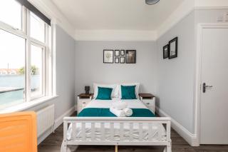 Dove Court Travel Lodge 5 - First Floor Ensuite - Bristol - 9