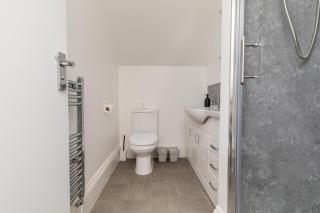 Dove Court Travel Lodge 6 - Top Floor Double Bedroom - Bristol - 7