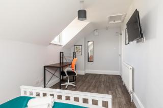 Dove Court Travel Lodge 6 - Top Floor Double Bedroom - Bristol - 8