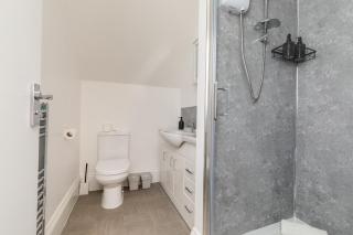 Dove Court Travel Lodge 7 - Top Floor Double Bedroom - Bristol - 6