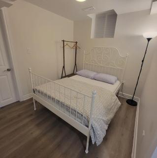 Lake-Walk House 3 Bed 2 Bath Apt - Hamilton - 4