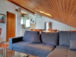 Ferienwohnung für neun Personen im zweiten Stock mit privater Terrasse - Palit - 8