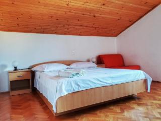Ferienwohnung für neun Personen im zweiten Stock mit privater Terrasse - Palit - 3
