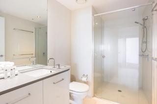 Circle on Cavill 2, 3, 4 & 5 Bedroom SkyHomes & SUB PENTHOUSES by Gold Coast Holidays - Gold Coast - 3