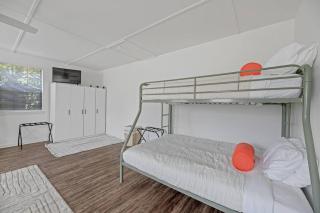 Tally's Sapphire Sleeps12 near FSU, Capitol, Golf Club with Game Room, Projector and Patio - Tallahassee - 7