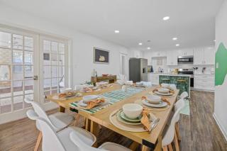Tally's Sapphire Sleeps12 near FSU, Capitol, Golf Club with Game Room, Projector and Patio - Tallahassee - 3