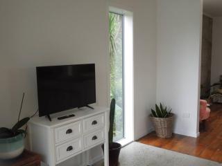Raglan, walk to harbour and town, garden views - Raglan - 2