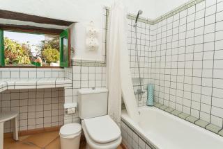 Geräumiges Ferienhaus für zwei Personen mit eigenem Garten - Charco del Pino - 1