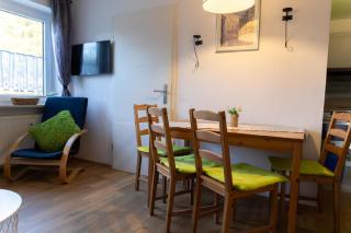 Ferienwohnung mit Balkon und zwei Schlafzimmern - Weißenstadt - 2