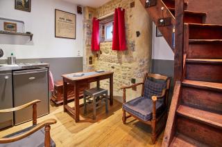 La Plus Petite Maison De France - Bayeux - 8