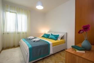 Große Wohnung In Omiš Mit Möbliertem Balkon - Omiš - 1