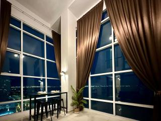Panoramic Seaview Duplex Suites Maritime - Jelutong - 0