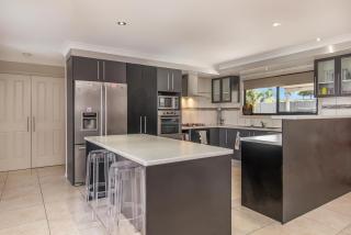 Family home with Sea views - Urangan - 8