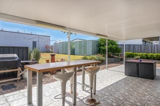 Family home with Sea views - Urangan - 4