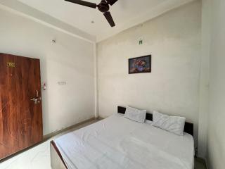 Narayanam Paying Guest House - Ayodhya - 9