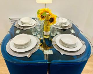 City Gem - 2 Bed House, 6 mins from Liverpool Street, Shops & Restaurants - London - 2