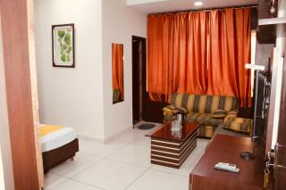Sunshine Hotel - Bathinda - 8