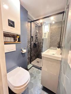 Modern Apt near Montmarte 2 mins from metro Château Rouge - París - 1
