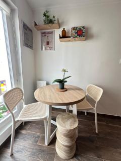 Modern Apt near Montmarte 2 mins from metro Château Rouge - París - 8