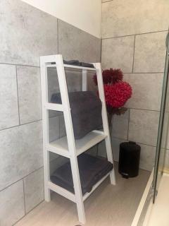 Sapphire Suite - Bedford - 2
