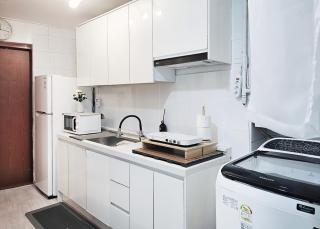 Cozy M Hongik,Univer 6min, Sinchon Station 4min, cozy, confortable - 5