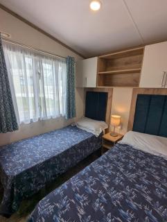 SPACIOUS COMFORTABLE HOLIDAY HOME WITH UNIQUE LAYOUT ON 5 Star SHOREFIELD HOLIDAY PARK - Milford on Sea - 1