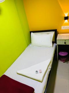 Milano Cabin Stay & Dormitory - Bombay - 2
