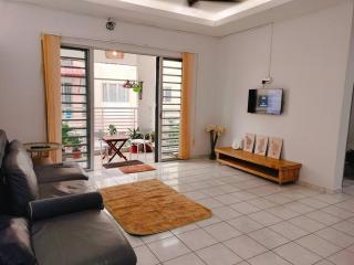 Spacious 3BR Apartment Near Town - Tuaran - 8