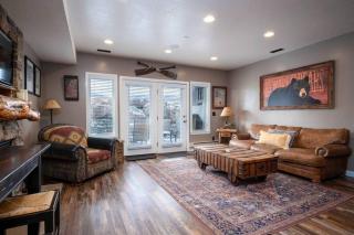 Lake Effect 2 BR with Hot Tub - Huntsville - 0