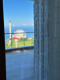 Deniz ve doğa manzaralı huzurun tek adresi 9 yataklı- 4 yatak odalı-3 banyolu-3 klimalı - Gökçebel - 1